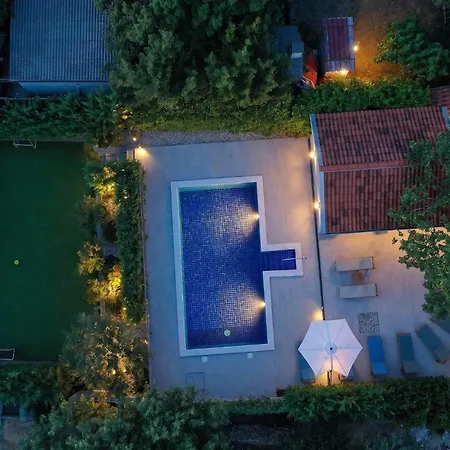 In With Private Swimming Pool, Be Inside Or Outside 別荘 *