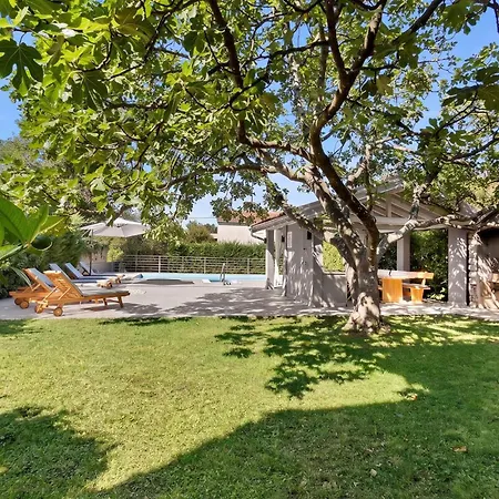 Feriehus In With Private Swimming Pool, Be Inside Or Outside *